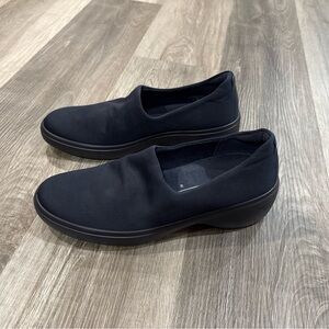ECCO Gore-Tex Ladies Size 41 Dark Navy Blue Slip On Casual Shoes Comfort Danish